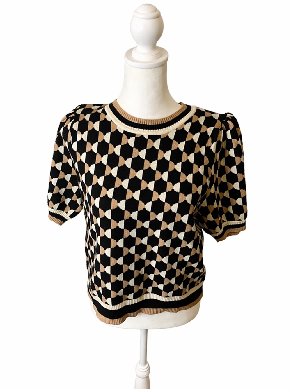 entro Black & Cream Geometric Puff-Sleeve Knit Top